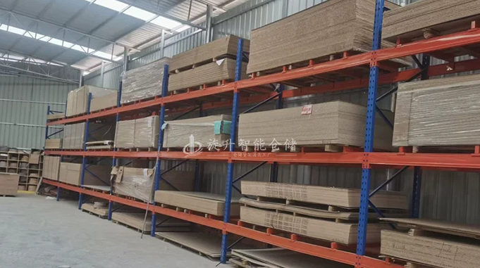 为何选择重型货架来存放板材？.jpg