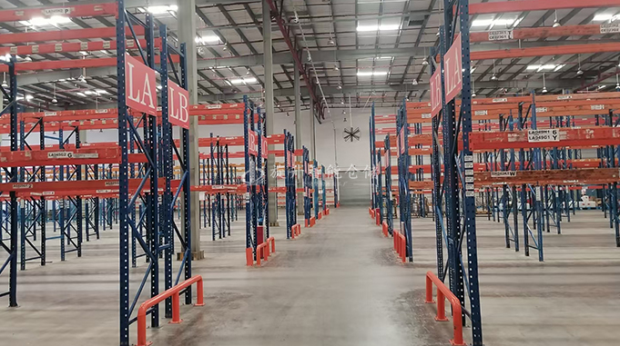 存放大米的仓库应该选择哪种仓储货架合适？旋升智能仓储-重型货架.jpg