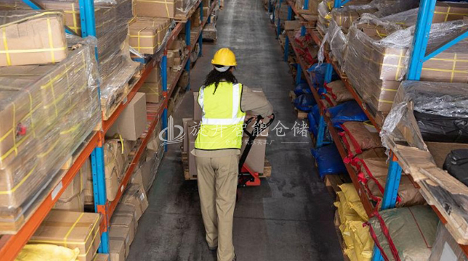 仓库搬运时需要注意些什么.jpg